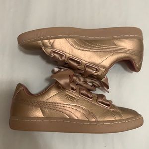 Basket Heart RoseGold Pumas